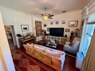 1111 E 2nd ST, Austin, TX 78702