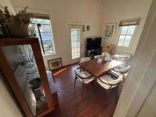 1111 E 2nd ST, Austin, TX 78702