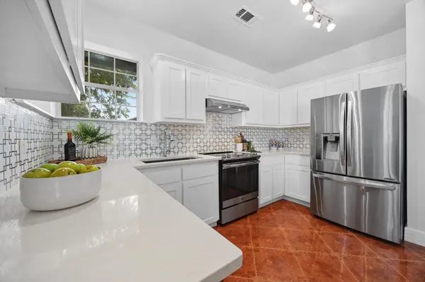 10901 Parkfield DR, Austin, TX 78758
