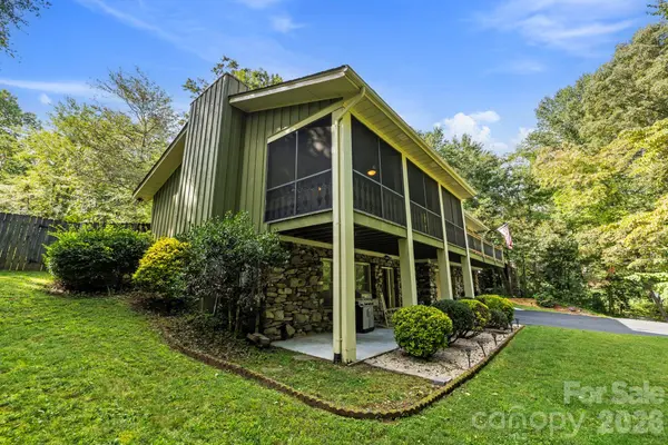3017 Chestnut Tree RD, Hendersonville, NC 28792