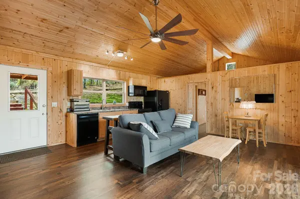 120 Wilderness DR, Weaverville, NC 28787