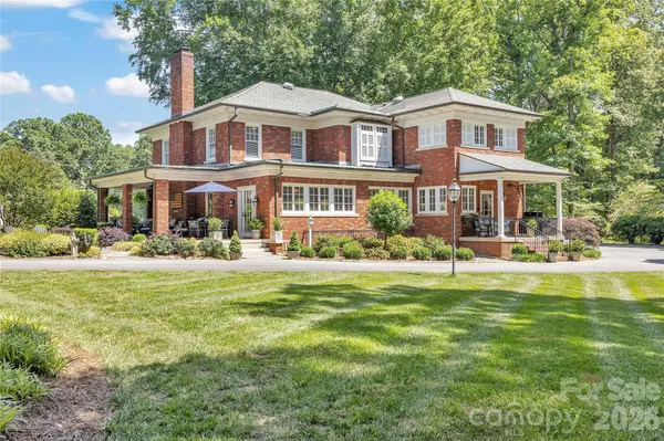 128 W Colonial DR, Salisbury, NC 28144