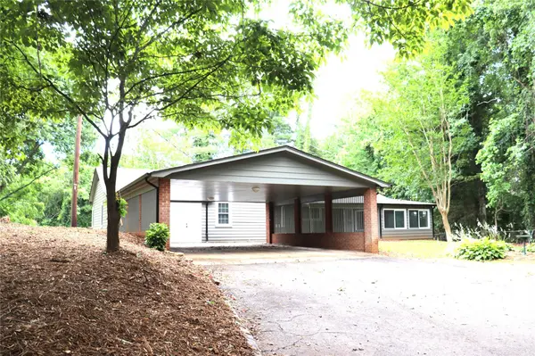 415 High CIR NW, Lenoir, NC 28645