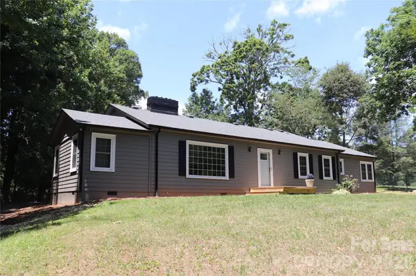 415 High CIR NW, Lenoir, NC 28645