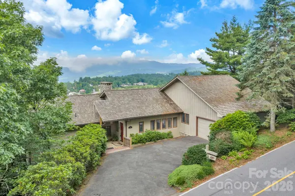 483 W Green Hill DR, Blowing Rock, NC 28605