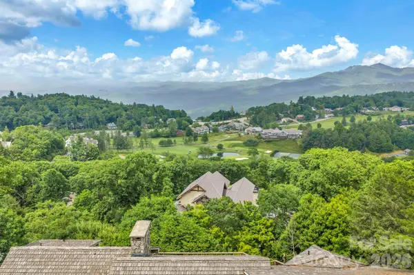 483 W Green Hill DR, Blowing Rock, NC 28605