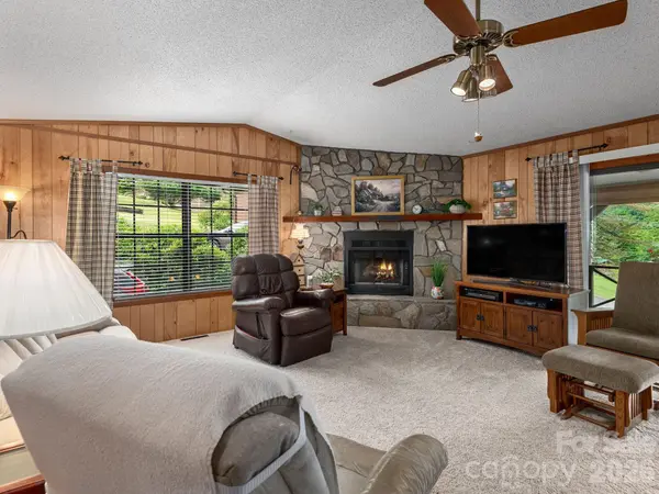 85 Hillcrest RD, Maggie Valley, NC 28751