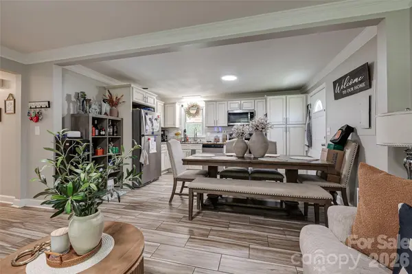 531 Stilwell Oaks CIR, Charlotte, NC 28212