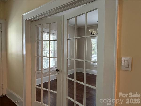 618 S Poplar ST, Lincolnton, NC 28092