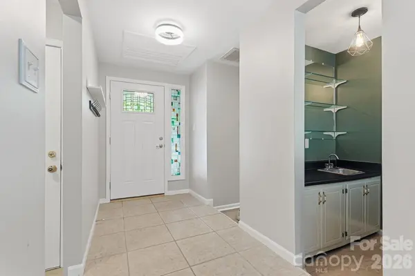 326 Vista Grande CIR, Charlotte, NC 28226