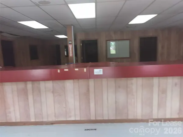 1651 1st AVE SW, Hickory, NC 28602