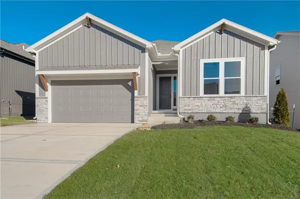 1508 SW Arborpark TER, Lee's Summit, MO 64082