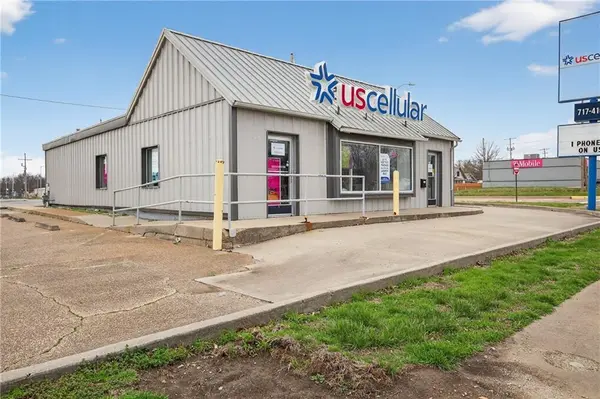 2120 Main ST, Parsons, KS 67357