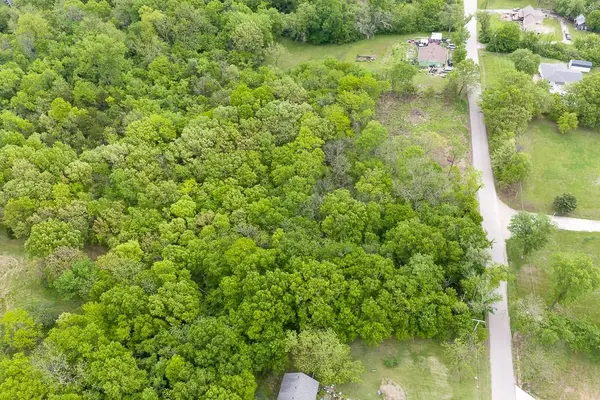 13710 Woodend RD, Bonner Springs, KS 66012