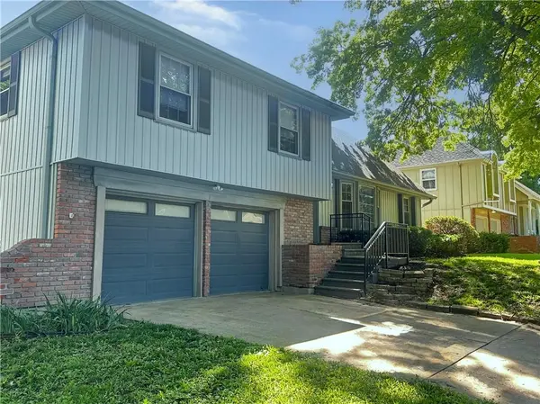 9102 W 81st TER, Overland Park, KS 66204