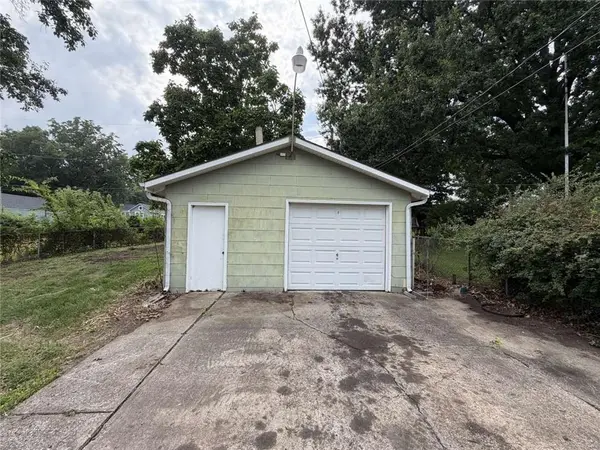 810 S Raymond ST, Independence, MO 64050