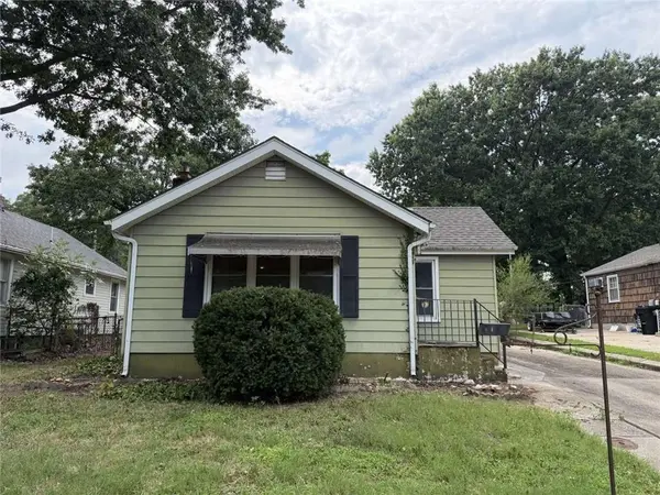 810 S Raymond ST, Independence, MO 64050