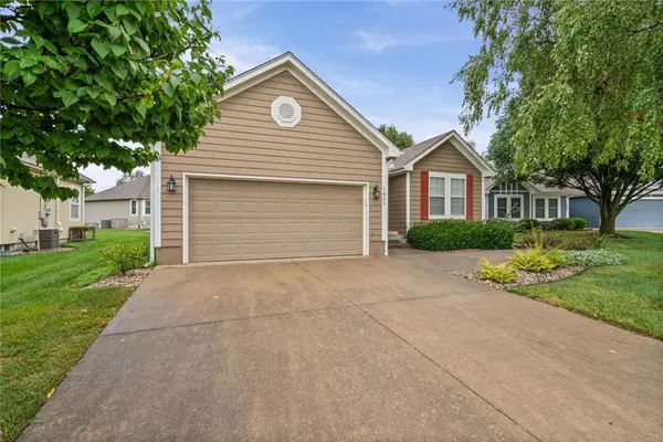 1802 Meadowlark CT, Raymore, MO 64083