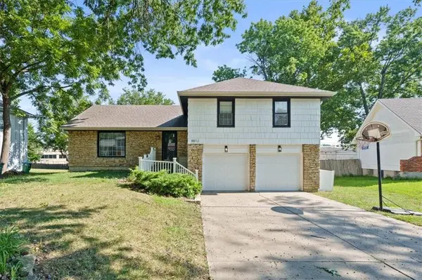 8812 W 95th TER, Overland Park, KS 66212