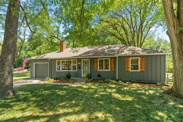 8863 SWITZER RD, Overland Park, KS 66214