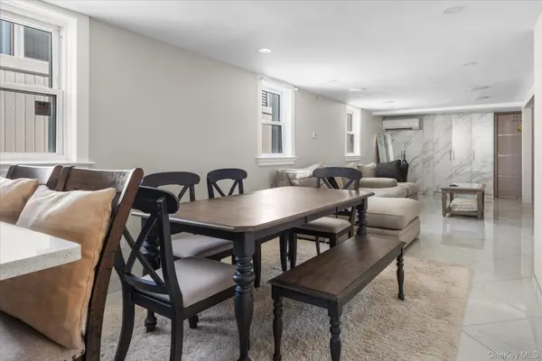 161-28 98th ST, Howard Beach, NY 11414