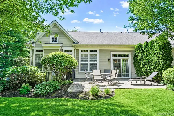 14 Concerto DR, Lake Grove, NY 11755