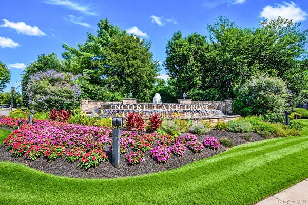 14 Concerto DR, Lake Grove, NY 11755