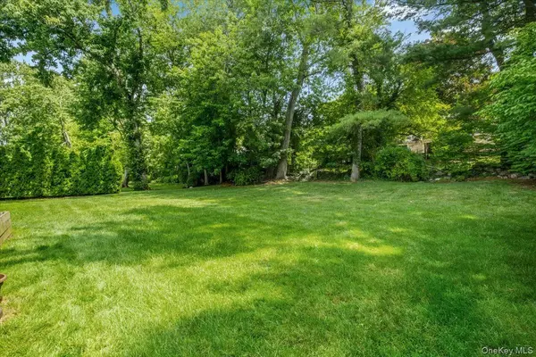 21 Primrose AVE, Scarsdale, NY 10583