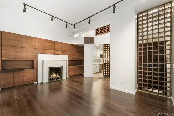 322 E 50th St, New York (manhattan), NY 10022