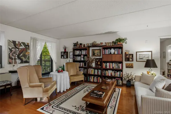 1376 Midland AVE #105, Bronxville, NY 10708
