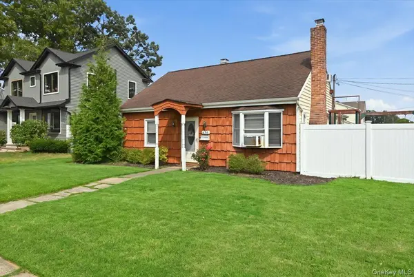 626 Central AVE, Massapequa, NY 11758
