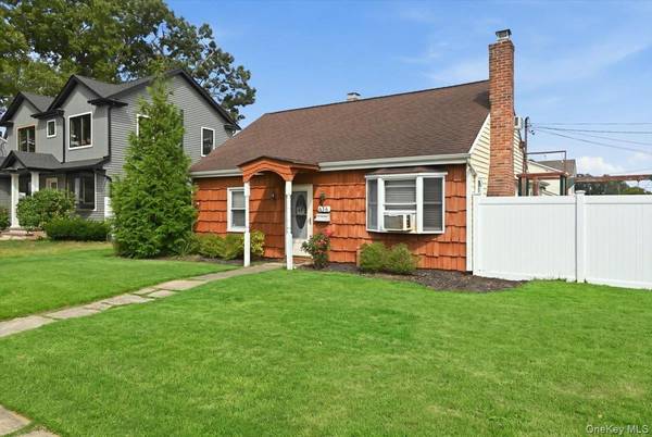 626 Central AVE, Massapequa, NY 11758
