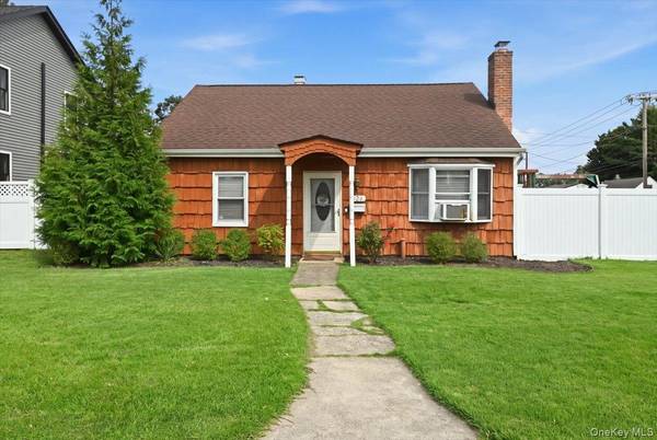 626 Central AVE, Massapequa, NY 11758