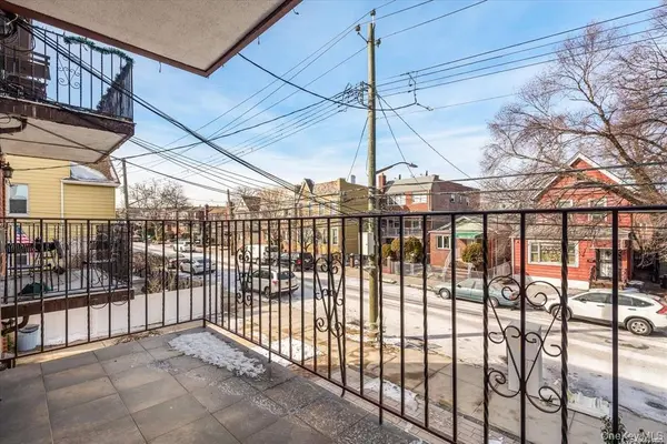 70-12 Caldwell AVE #2, Middle Village, NY 11379