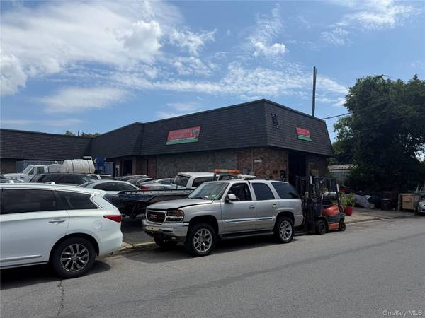 5714 Old Sunrise HWY, Massapequa, NY 11758