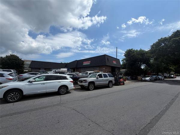5714 Old Sunrise HWY, Massapequa, NY 11758