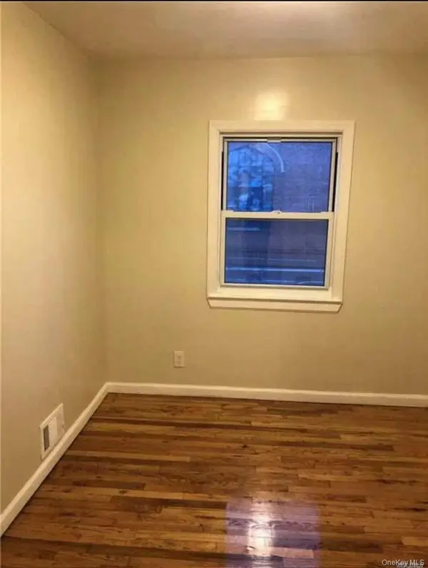 15011 Arlington TER, Jamaica, NY 11433