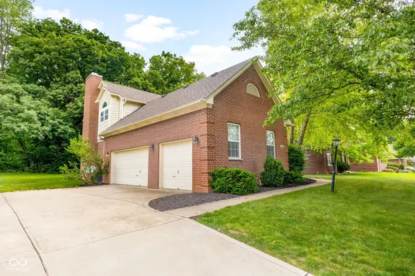 1268 Sullivans RDG, Zionsville, IN 46077