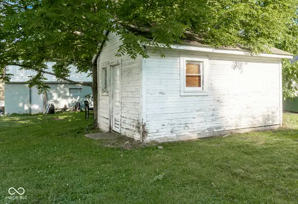 182 Wilbur AVE, Austin, IN 47102
