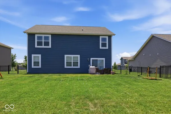 1420 Honeysuckle DR, Shelbyville, IN 46176