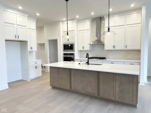 714 Rhubarb PL, Westfield, IN 46074