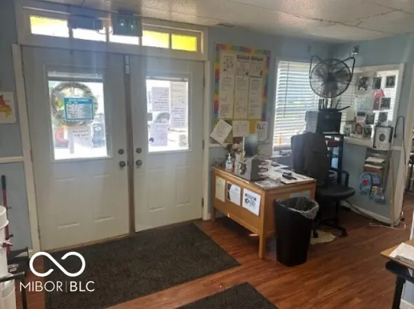 8160 E 42nd ST, Indianapolis, IN 46226