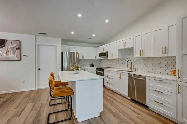 3925 OAKHURST BLVD, Sarasota, FL 34233