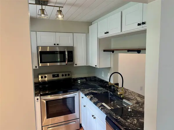 5769 GARDENS DR, Sarasota, FL 34243