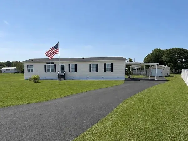 13718 COUNTY ROAD 109D-3, Lady Lake, FL 32159