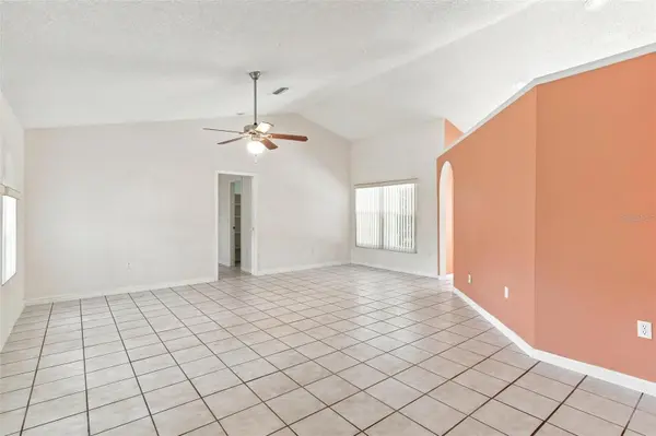 742 WOODVIEW DR, Tavares, FL 32778