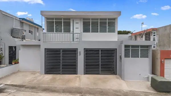 53 URB. MIRAFLORES #27, Bayamon, PR 00957