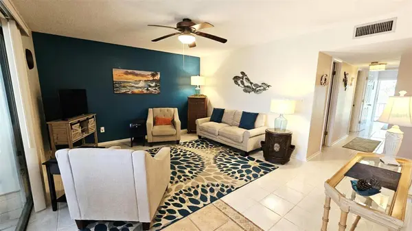 3586 CAPEHAZE DR #B4, Rotonda West, FL 33947