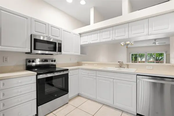 6600 100TH WAY N #24B, St Petersburg, FL 33708