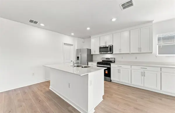 9029 WILDLIGHT TRL, Wildwood, FL 34785